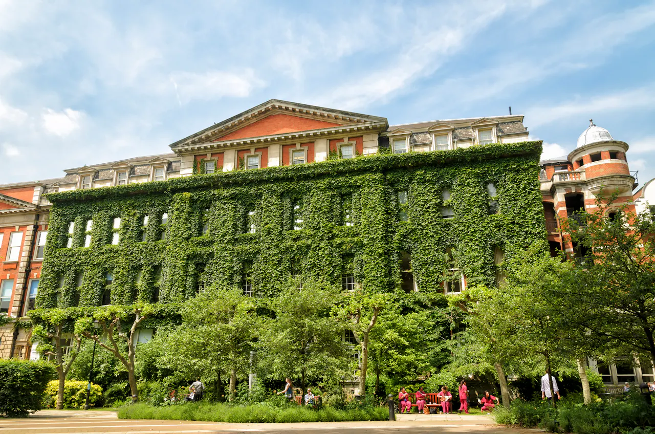 Kings College London