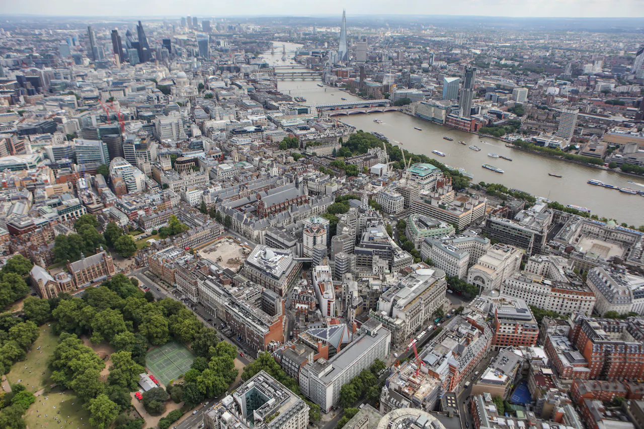London School of Economics and Political Science (LSE) 4